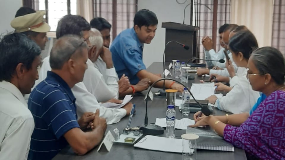 UP: Income Tax Department issues notice of Rs 1.04 crore to labourer's wife, family shocked