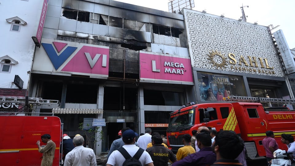 The fire in Vishal Mega Mart was brought under control in 35 hours