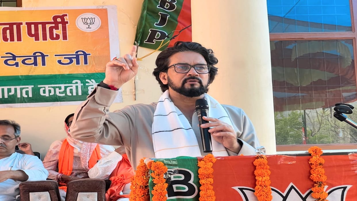 Anurag Thakur raised the tariff related concerns of Himachal apple growers before the Centre, wrote a letter