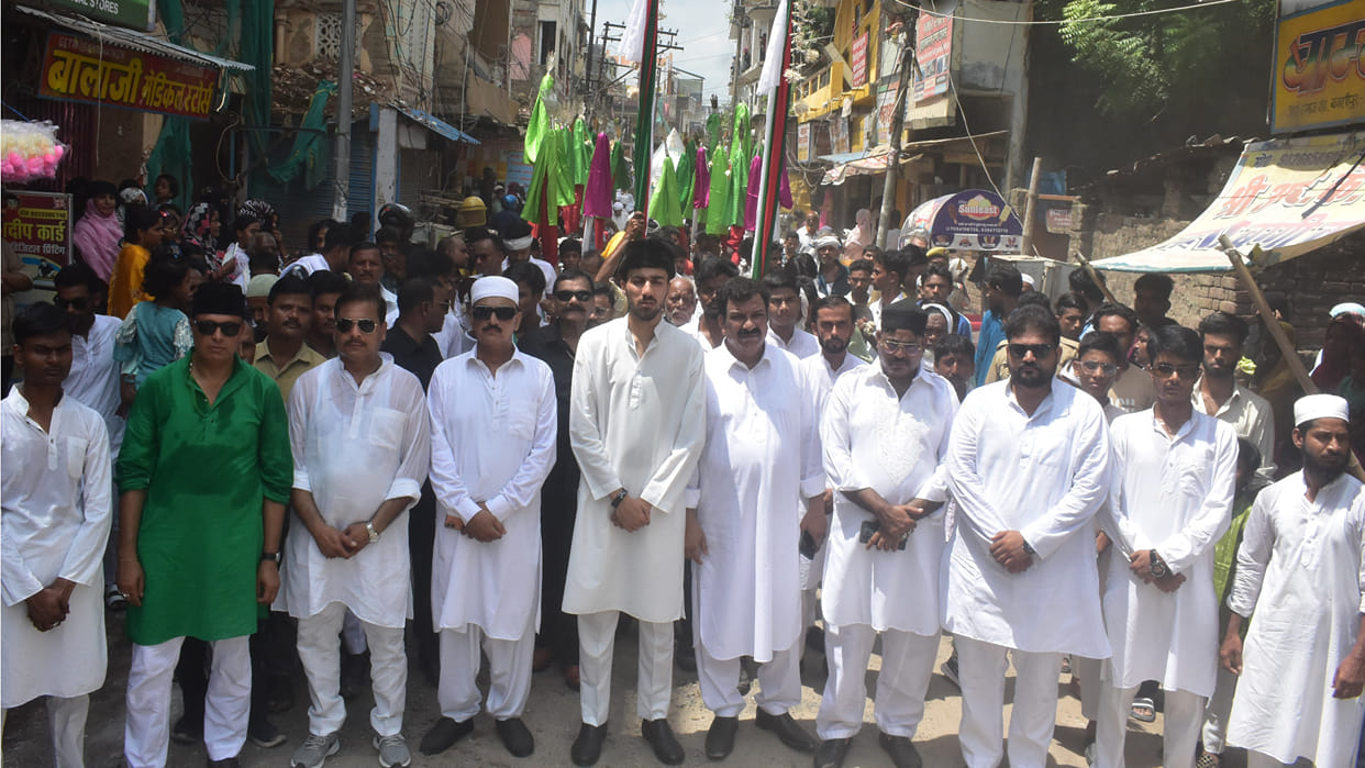In Gorakhpur, Muharram: Royal procession taken out with pomp and splendor, Tajias buried in Karbala