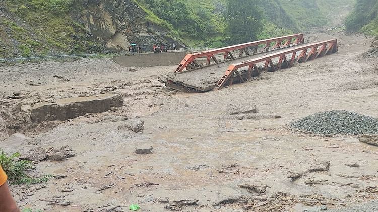 Weather Report : जम्मू-कश्मीर के पांच जिलों में बादल फटने का खतरा… अलर्ट जारी, हिमाचल में 252 सड़कें बंद
