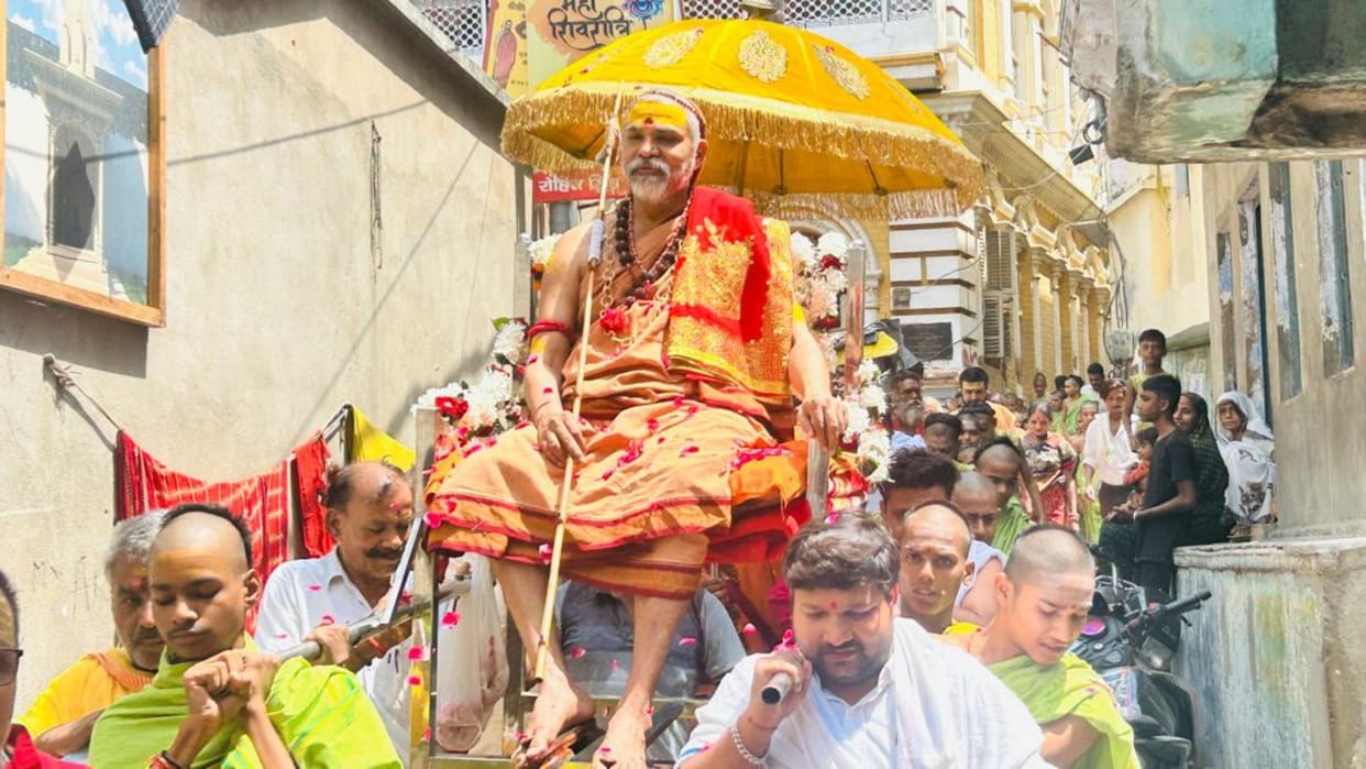 Swami Avimukteshwarananda went from Kashi to Mumbai to complete Chaturmas fast