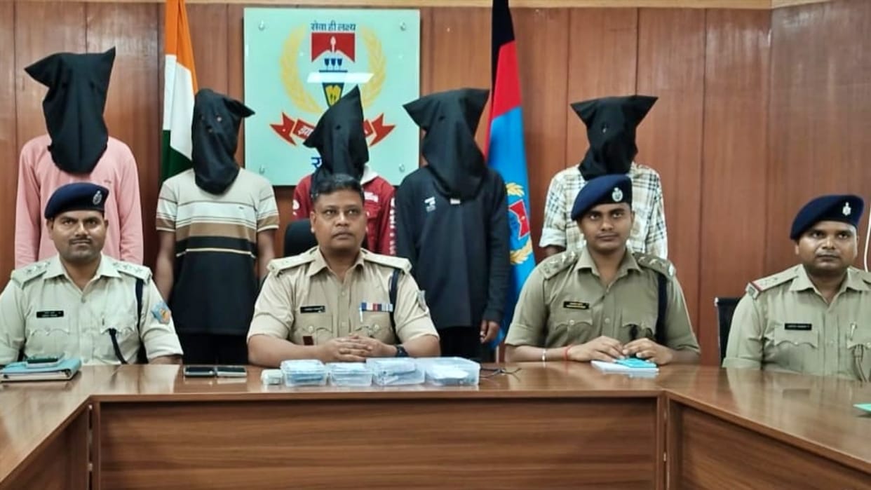 Jharkhand News: Four PLFI Naxalites arrested with weapons in Khunti, were planning a big crime