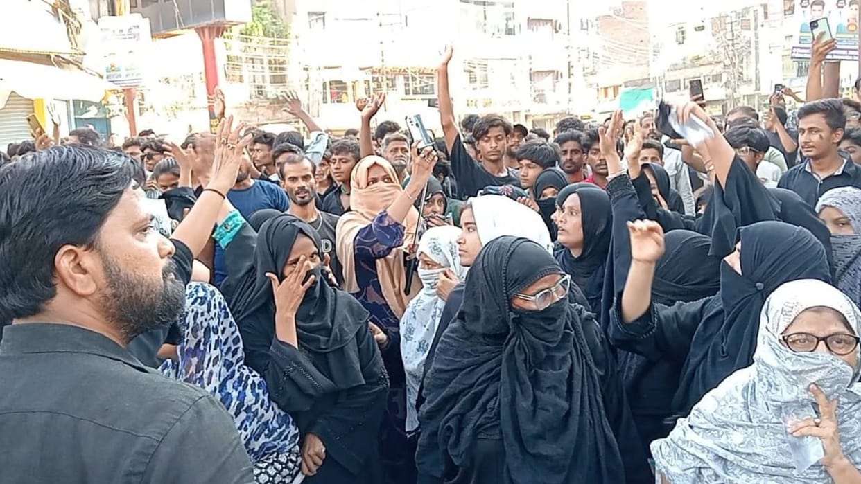 dispute in muhrram 17 people fined for fighting with BJP leader men and women surrounded police station