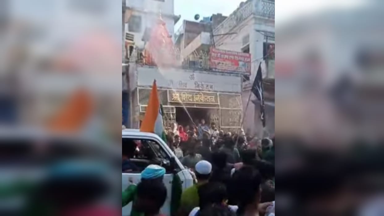 Ganga Jamuni Tehzeeb: Tricolor hoisted in Tajiya, water was sprinkled from Shiva temple