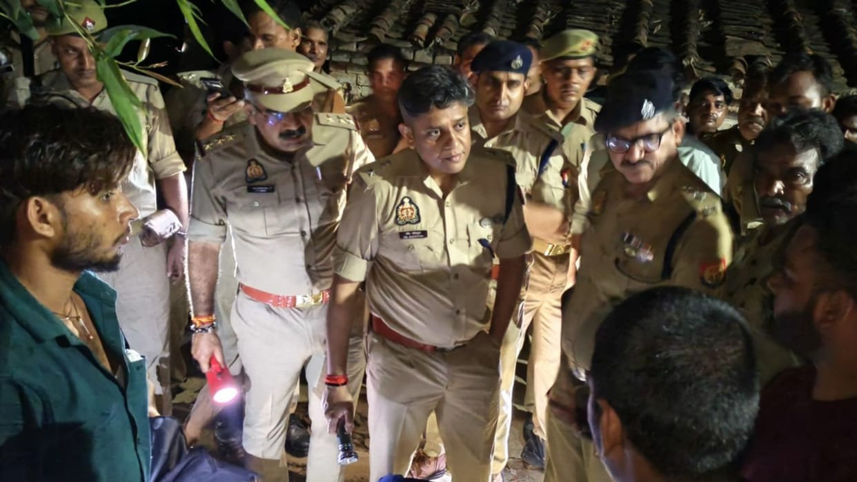 Two youths died and three people burnt when Tajia came in contact with electric wire in jaunpur