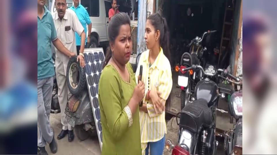 Girl Returning After College Admission Robbed in Meerut, Police Launched Search Operation