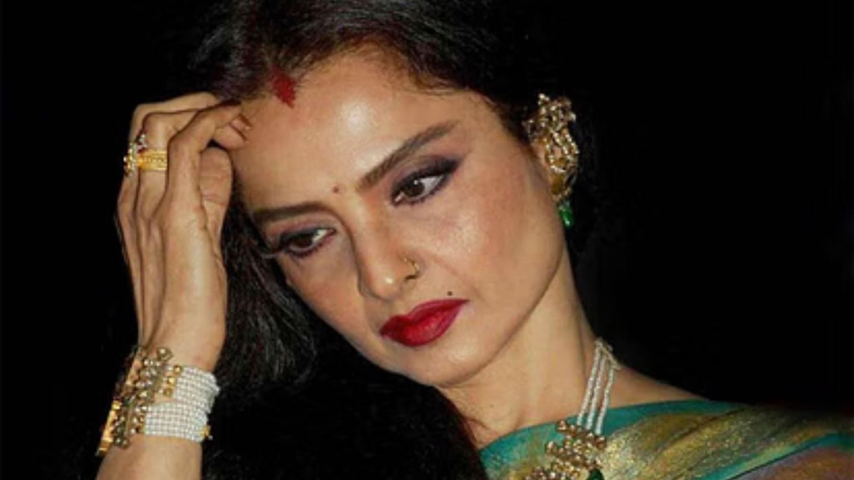 70 Years Old Kamal Haasan Once Linked To Rekha Wife Caught Them Together In Hotel