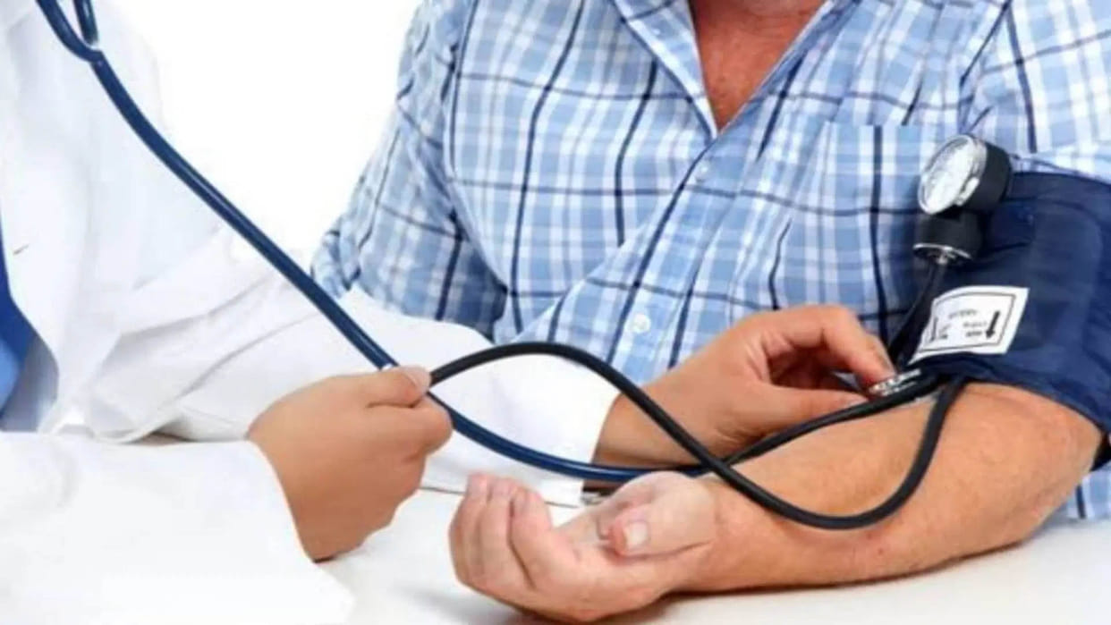 Young people's blood pressure is high due to kidney failure