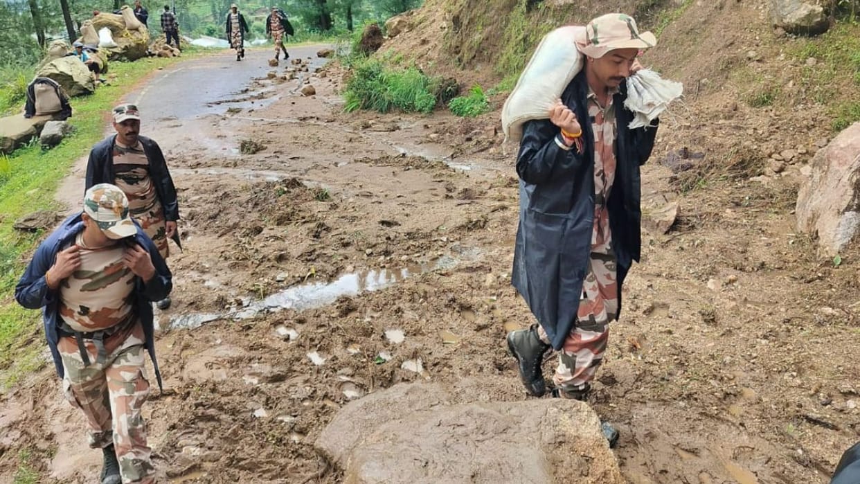 Mandi Cloud Burst elderly said we are in the last stage of life how will the next generation survive