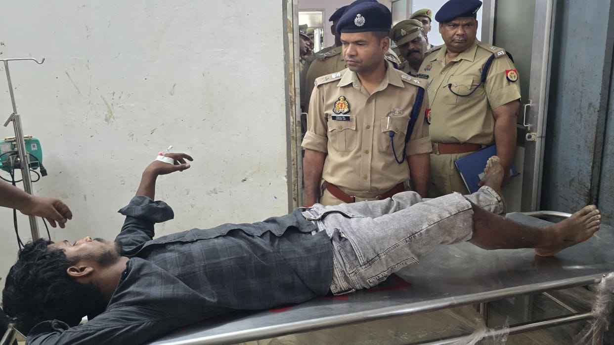 Deoria police injured absconding accused Taliban in an encounter, he was wanted in murder case