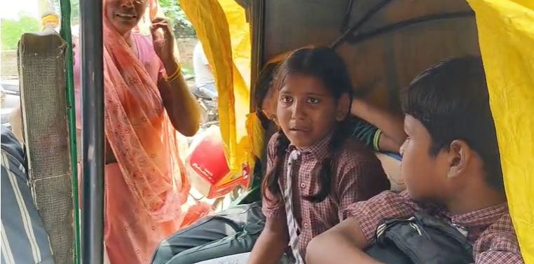School bus overturned on Dihuli Barnahal Road