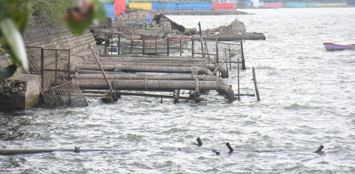 Bhopal: Due to continuous rain in Bhopal, the water level of the big pond started increasing, so far the city