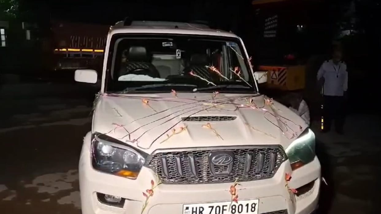 Allegations of attack, assault and robbery on a bus carrying wedding guests on Meerut Road in Karnal