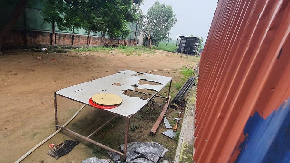 Muzaffarnagar: Onion came into mouth while eating dal and roti, Kanwariyas vandalized the dhaba