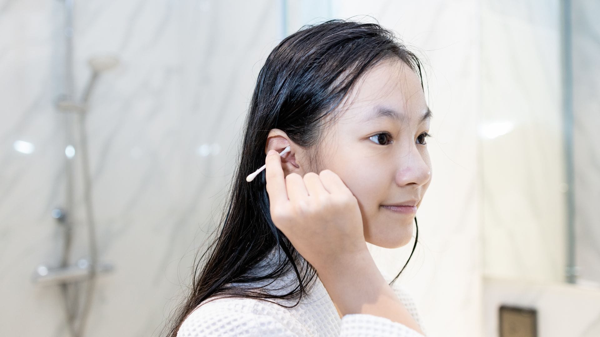 Ear Health Care Tips: What to Do If Water Enters Your Ear While Bathing