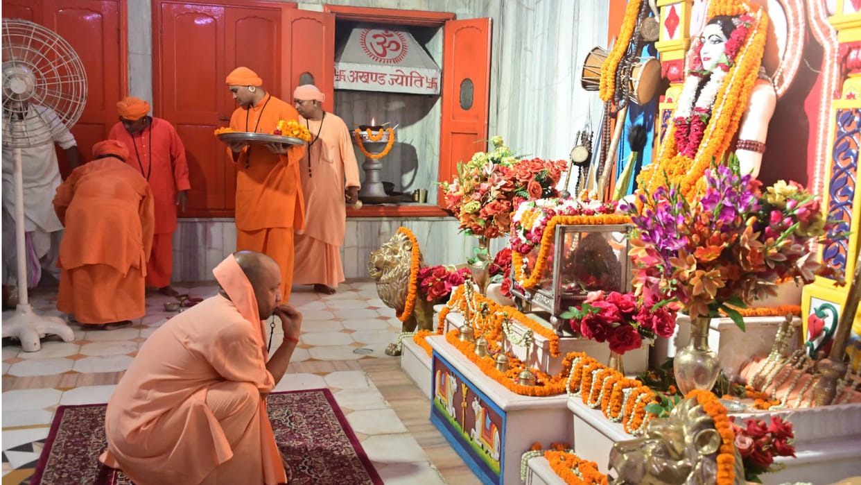 During Guru Purnima, CM Yogi will be present in the role of Guru and disciple in Gorakhnath temple