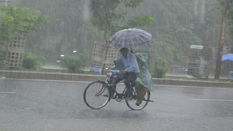 CG Weather News: छत्तीसगढ़ में नदी-नाले उफान पर, दुर्ग, बस्तर और बिलासपुर संभाग में भारी बारिश की चेतावनी