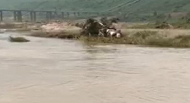 Child who was bathing in water with his friend died by drowning