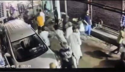 Kanpur Fight and stone pelting between two parties after refusing to sit on a scooty five arrested