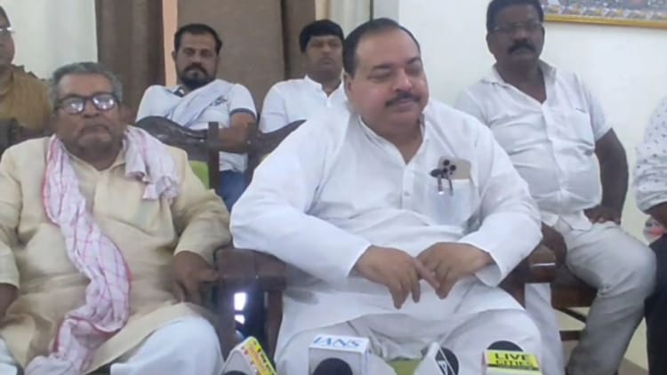 Bihar: बिहार बंद की पूर्व संध्या पर फातमी का NDA सरकार पर हमला, बोले- 'वोटर फर्जी तो केंद्र सरकार दे इस्तीफा'