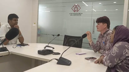 Kanpur: Councilor tied a bell at the Metro office and protested against arbitrariness