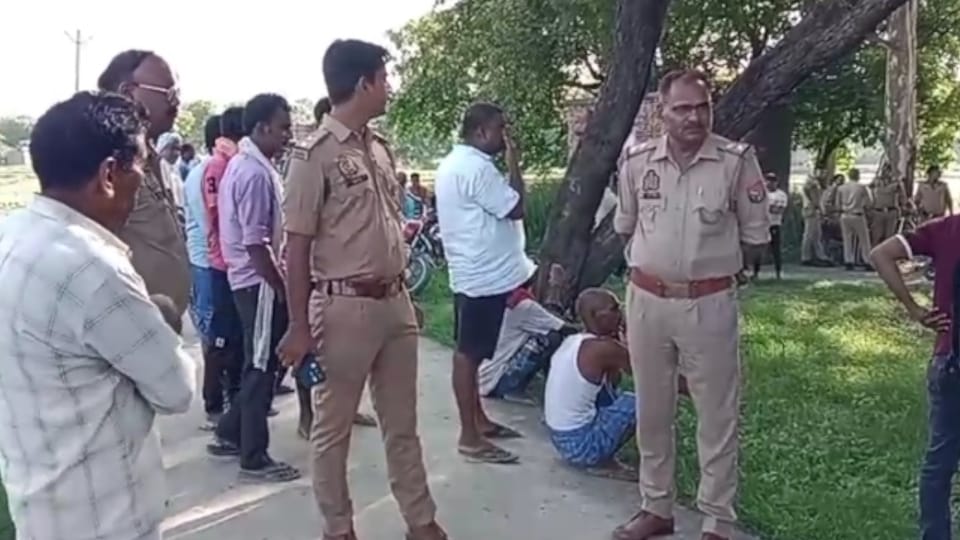 Tantrik beats woman in name of exorcism strangled woman death due to drinking dirty water In Azamgarh