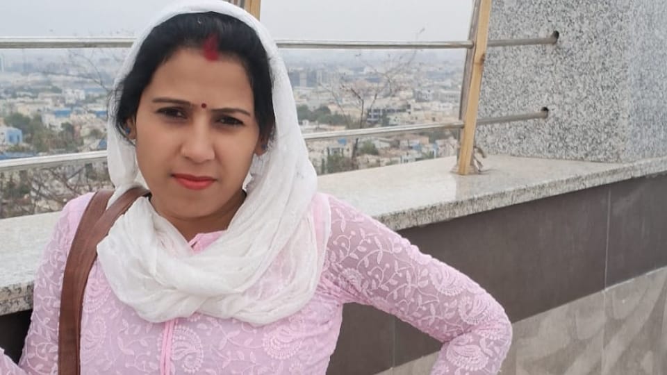 Tantrik beats woman in name of exorcism strangled woman death due to drinking dirty water In Azamgarh