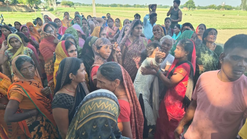 Tantrik beats woman in name of exorcism strangled woman death due to drinking dirty water In Azamgarh
