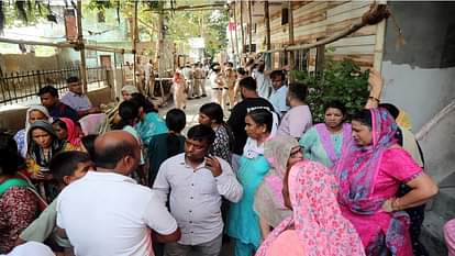 दोहरे हत्याकांड अचंभित और भयभीत दिखे