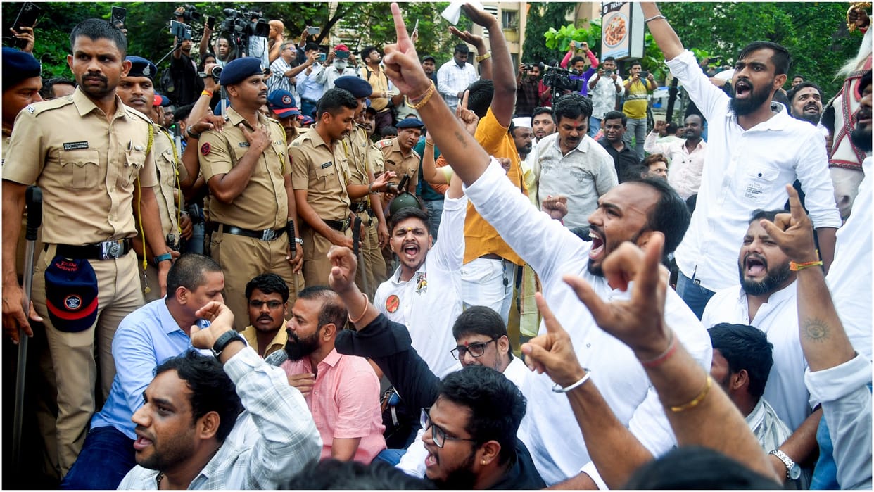 MNS rally against traders' protest, police detained workers