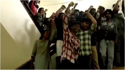 Demonstration of SFI workers in Kerala, accused the Governor of saffronizing universities