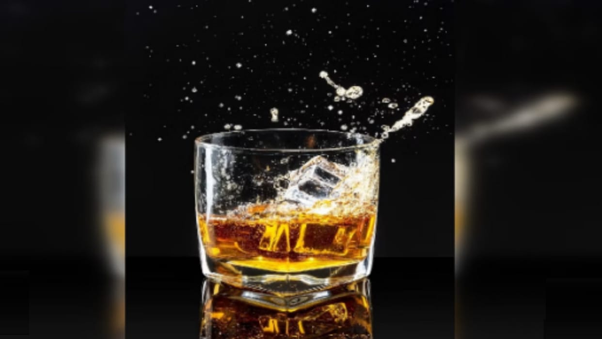 Fraudster tricked a young man into drinking alcohol and stole his bike in Noida