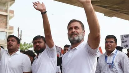Bihar Bandh : Kanhaiya Kumar and Pappu Yadav were removed from Tejashwi Yadav's vehicle election commission