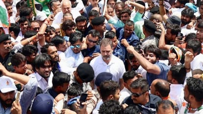 Bihar Bandh : Kanhaiya Kumar and Pappu Yadav were removed from Tejashwi Yadav's vehicle election commission