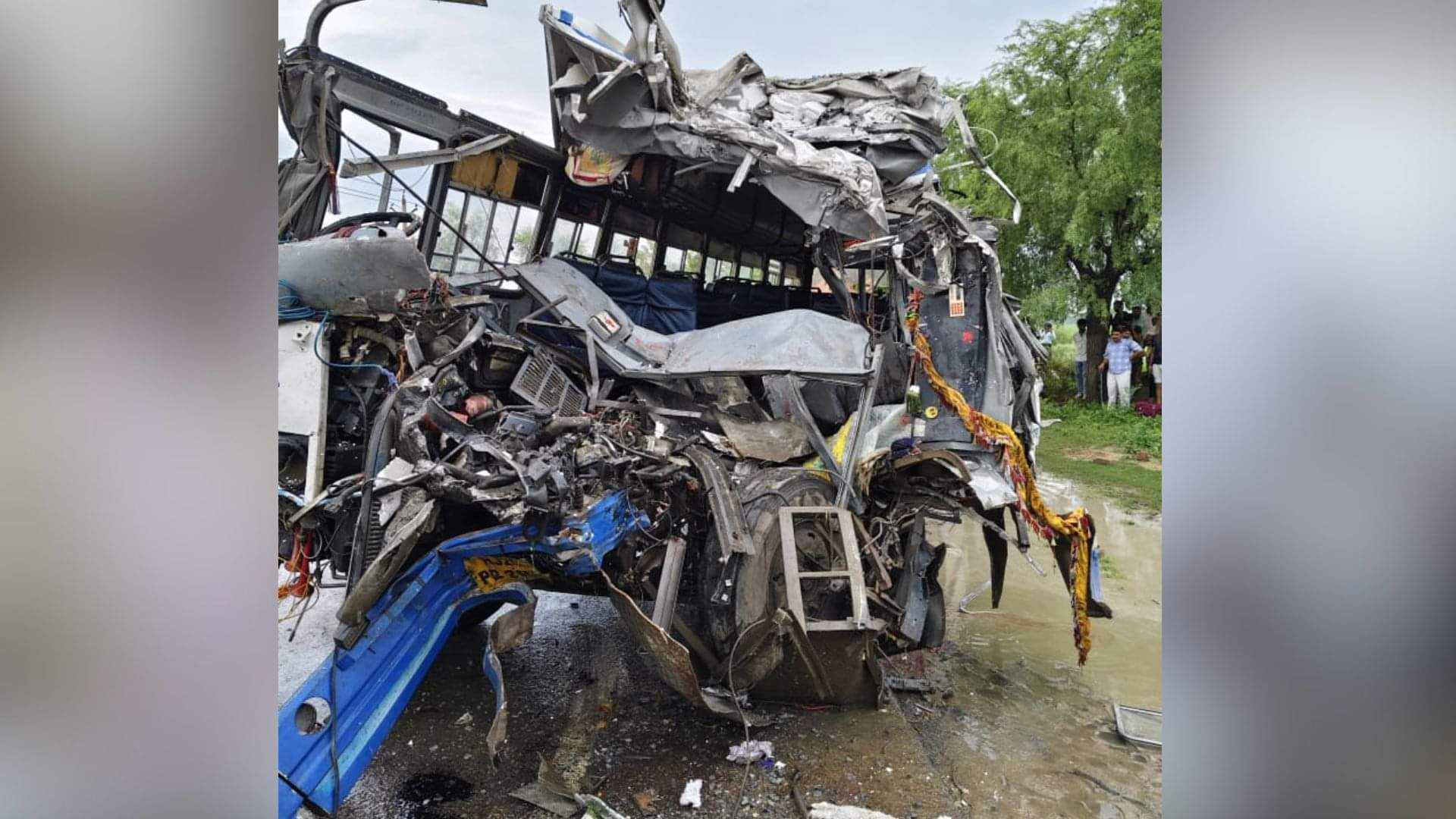 Hanumangarh Accident News 4 Dead 17 Injured in Roadways Bus and Dumper Collision Rajasthan News in Hindi