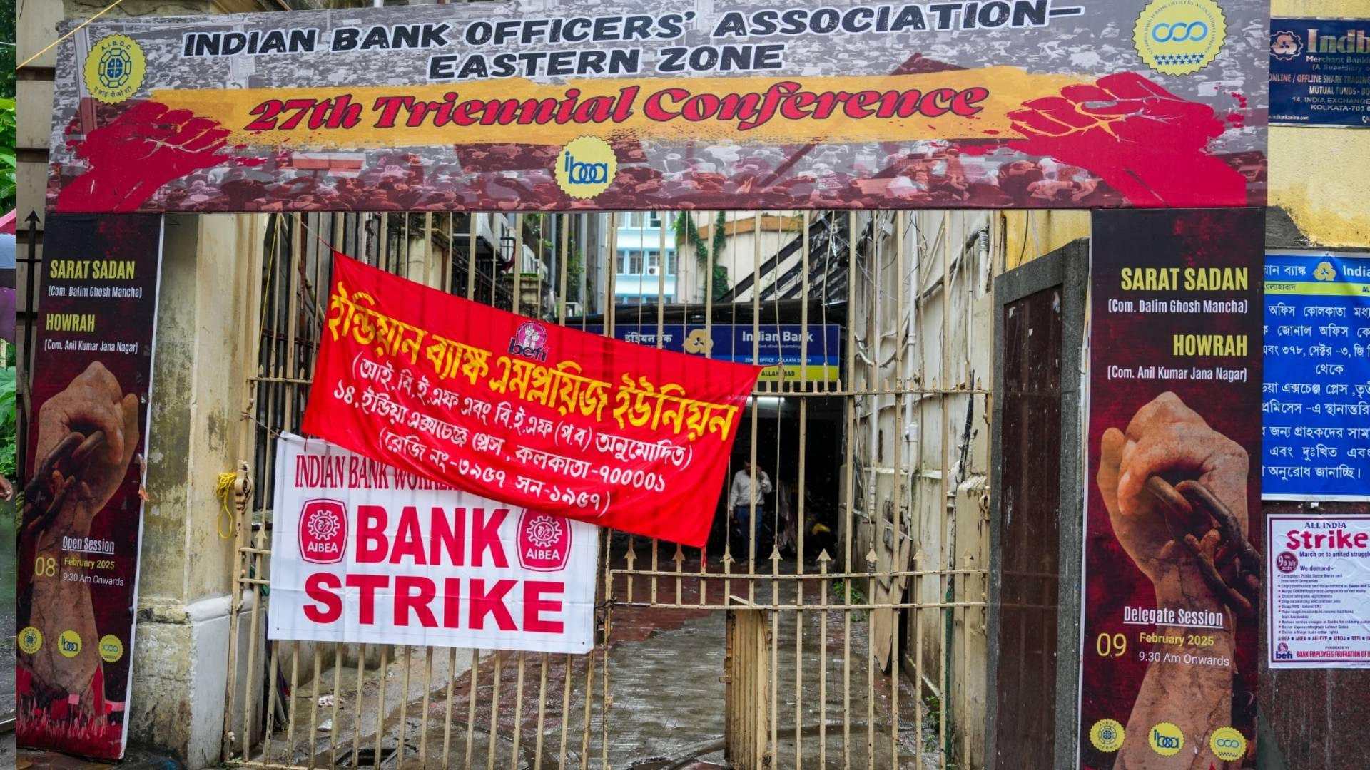 Bengal registers sporadic violence across pockets as strike enforcers scuffle with police, TMC