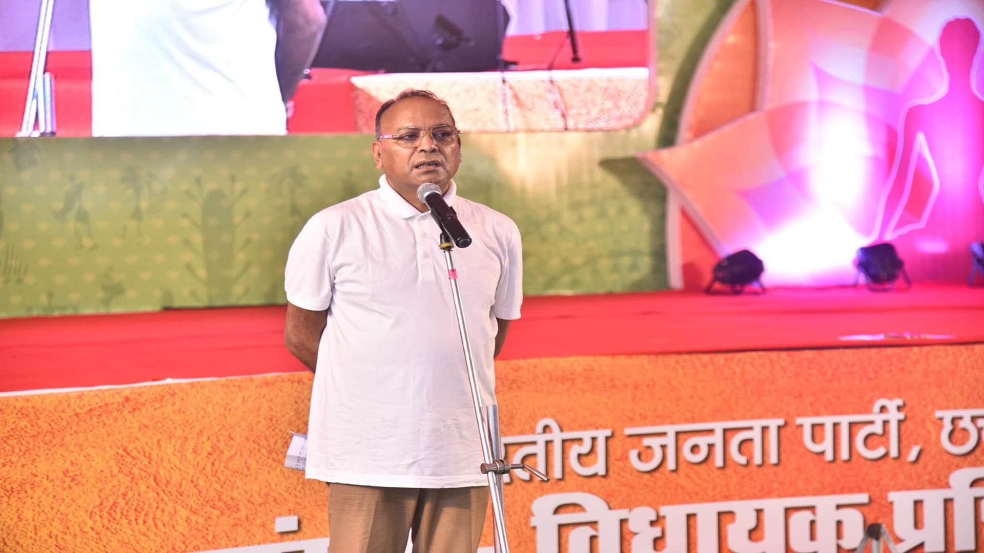 विचार व्यक्त करते बीजेपी विधायक अजय चंद्राकर