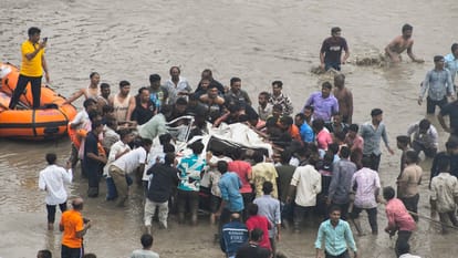 Gambhira Bridge in Padra taluka of Gujarat’s Vadodara collapsed At least nine people dead