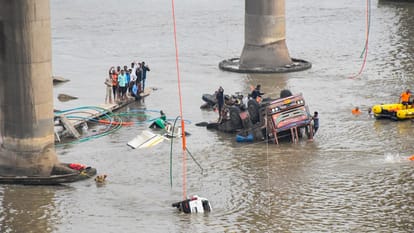Gambhira Bridge in Padra taluka of Gujarat’s Vadodara collapsed At least nine people dead