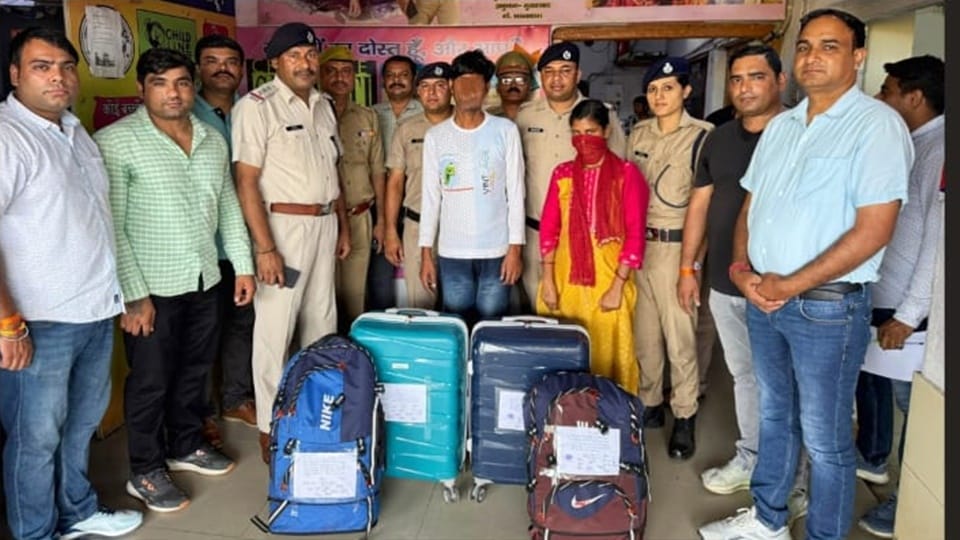 Moradabad: Ganja smuggling from Rajdhani Express, Sonam and her male companion arrested