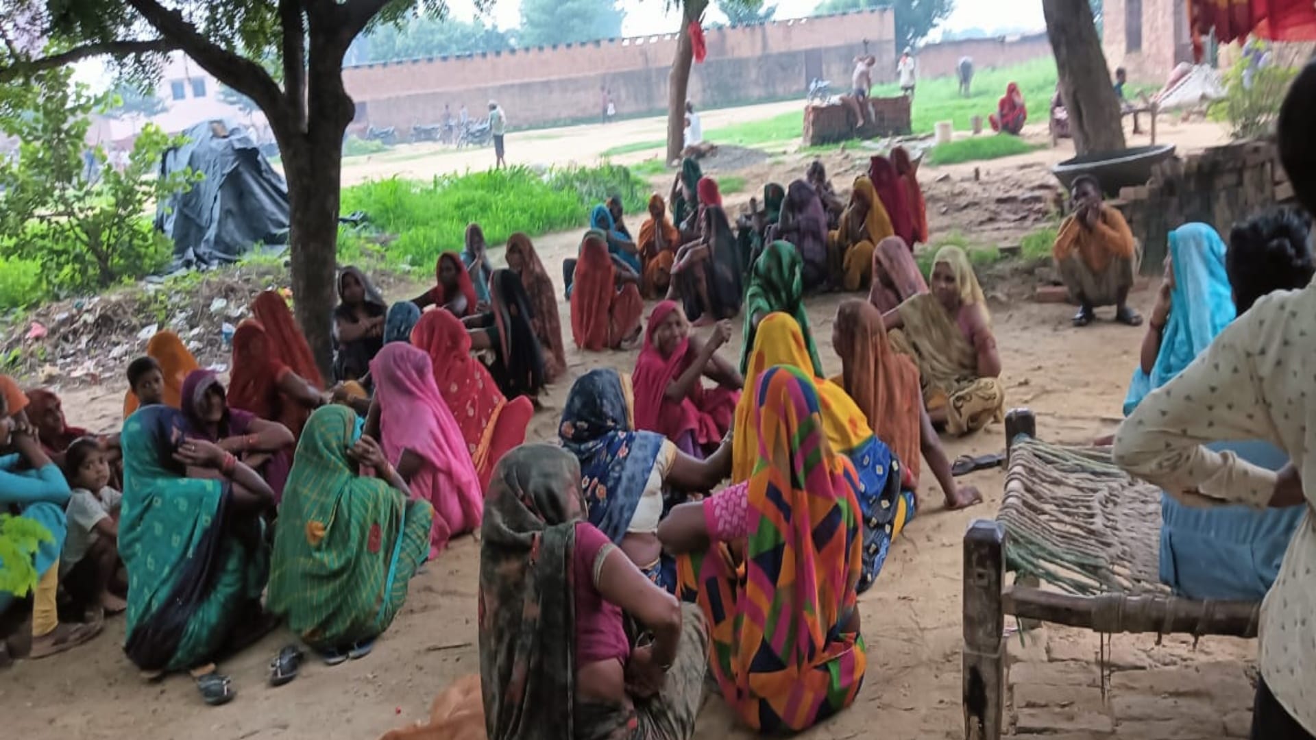 Prayagraj News Bodies of four innocent children found floating in a pond, were missing since a day before