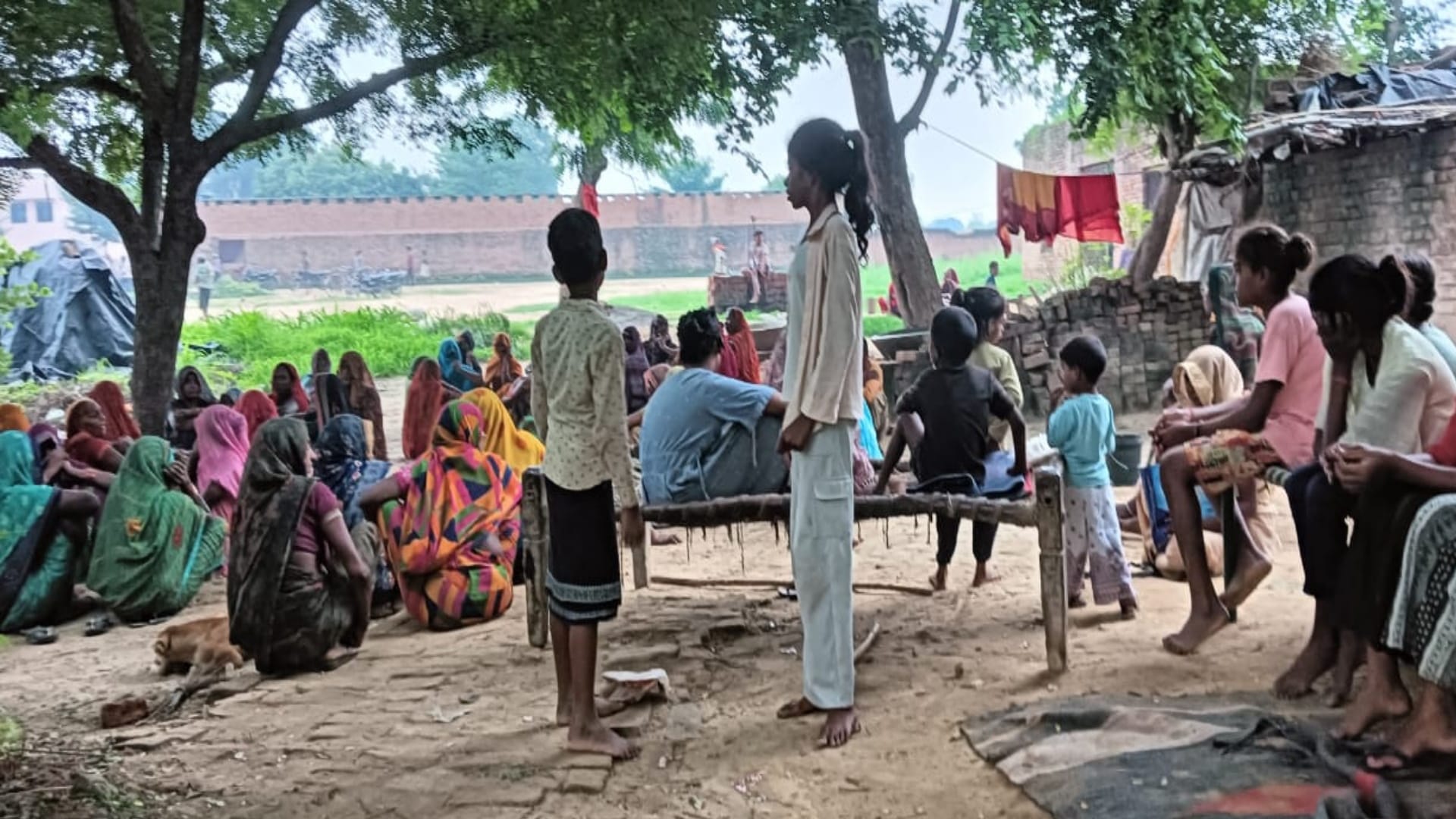 Prayagraj News Bodies of four innocent children found floating in a pond, were missing since a day before