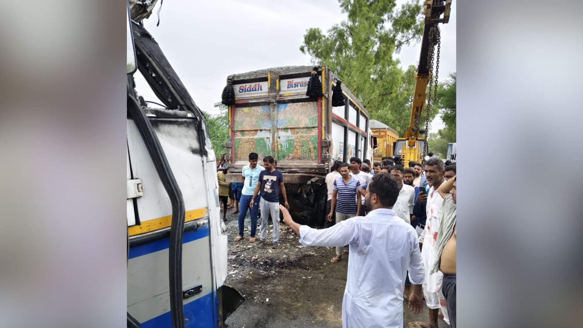 Hanumangarh Accident News 4 Dead 17 Injured in Roadways Bus and Dumper Collision Rajasthan News in Hindi
