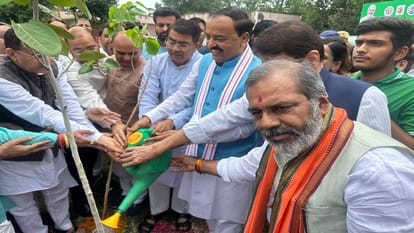 Meerut: Welcome to Deputy CM Keshav Prasad Maurya, shared memories of lathi charge in Lucknow in 2016