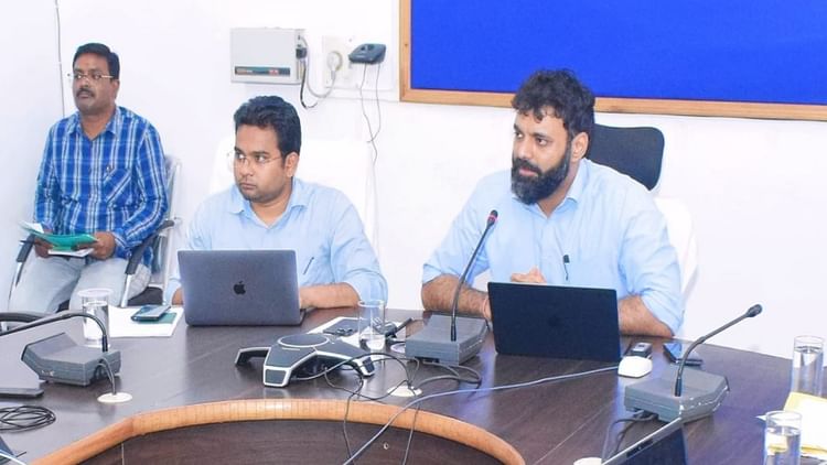 जशपुर: बाढ़ से बचाव के लिए कलेक्टर ने दिए सख्त निर्देश, सभी विभागों को अलर्ट मोड पर रहने को कहा