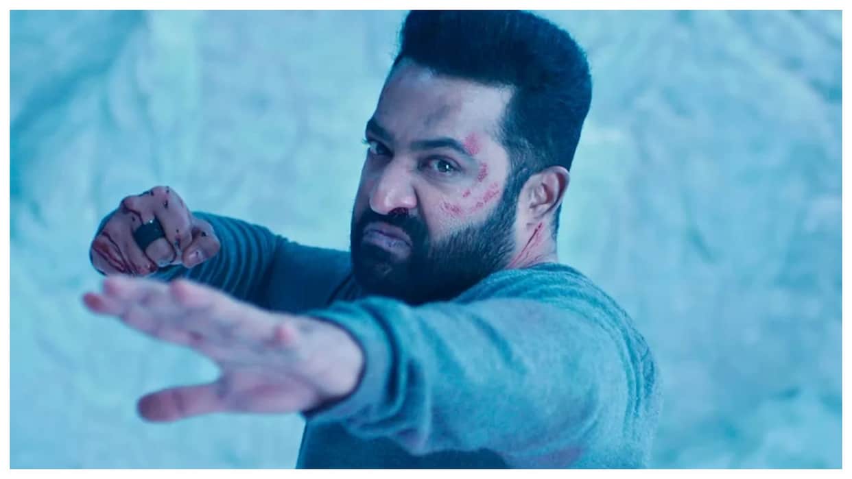 Jr ntr Got emotional as war 2 shoot wrap up hrithik roshan ayan mukerji big surprise