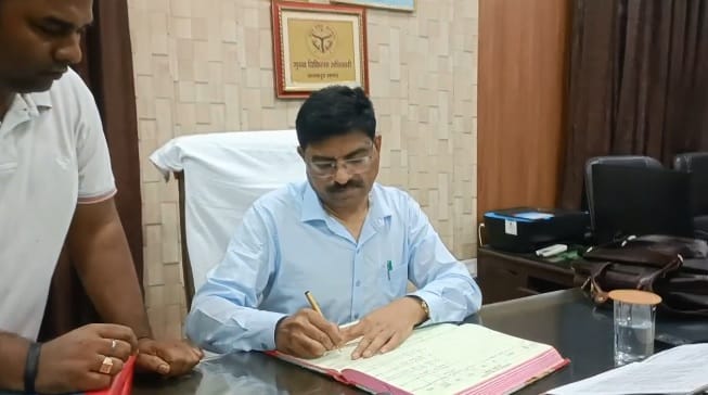 UP: New twist in Kanpur CMO controversy, investigation begins against Dr. Nemi; suspension was cancelled by Hi