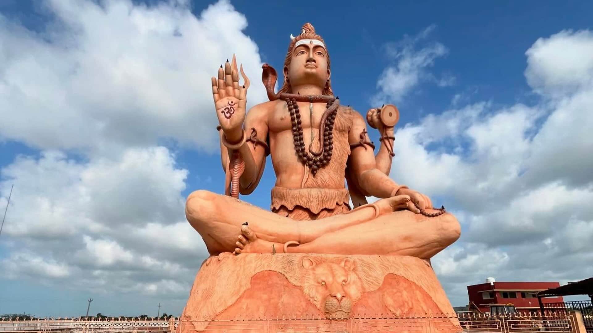 Krishna Janmashtami 2025: Grand Celebrations in Dwarka Know How to Reach Travel Guide in Hindi