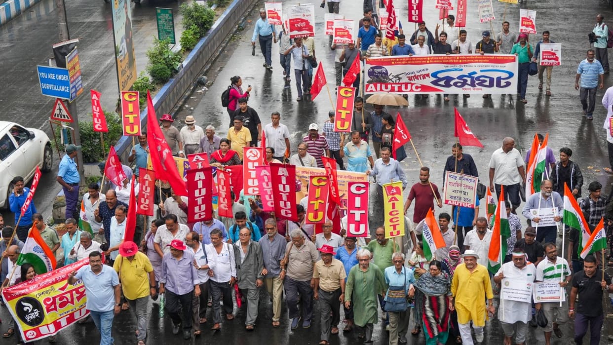 Bengal registers sporadic violence across pockets as strike enforcers scuffle with police, TMC